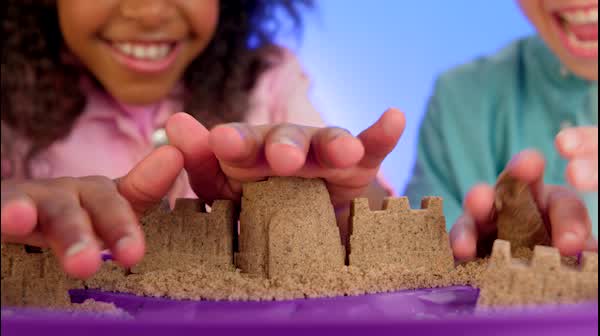 Kinetik Kum Oyuncakları: Çocuklar İçin Eğlenceli ve Faydalı Bir Deneyim